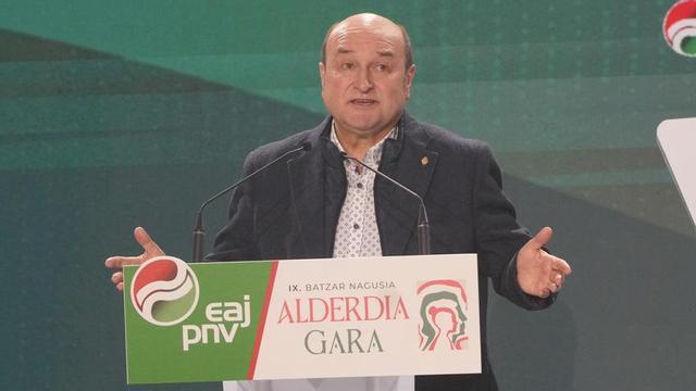 Arxiu – L’EBB del PNB, Andoni Ortuzar, intervé durant la IX Assemblea General del PNB, al frontó Atano III de Sant Sebastià, al frontó Atano III de Sant Sebastià, Guipúscoa, País Basc (Espanya). La formació jeltzale va procedir