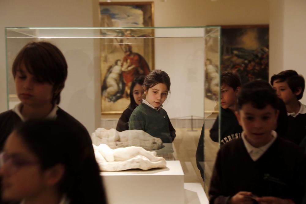 Visita de los alumnos del colegio Santa Teresa al Museo de Bellas Artes