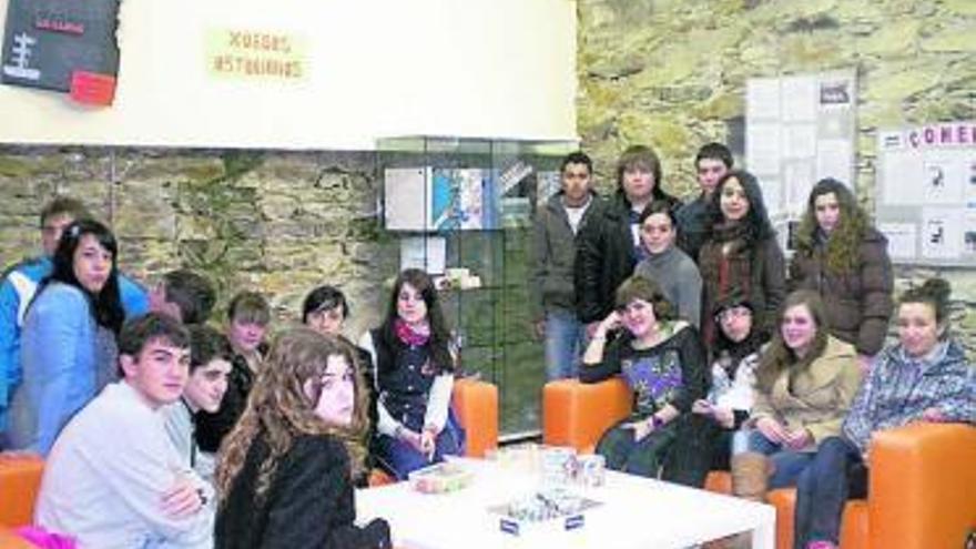 Los alumnos de 4.º de la ESO que participan en el proyecto «Comenius».