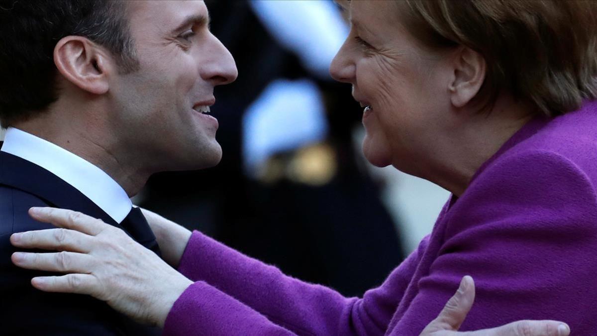 Macron recibe a Merkel en el Elíseo