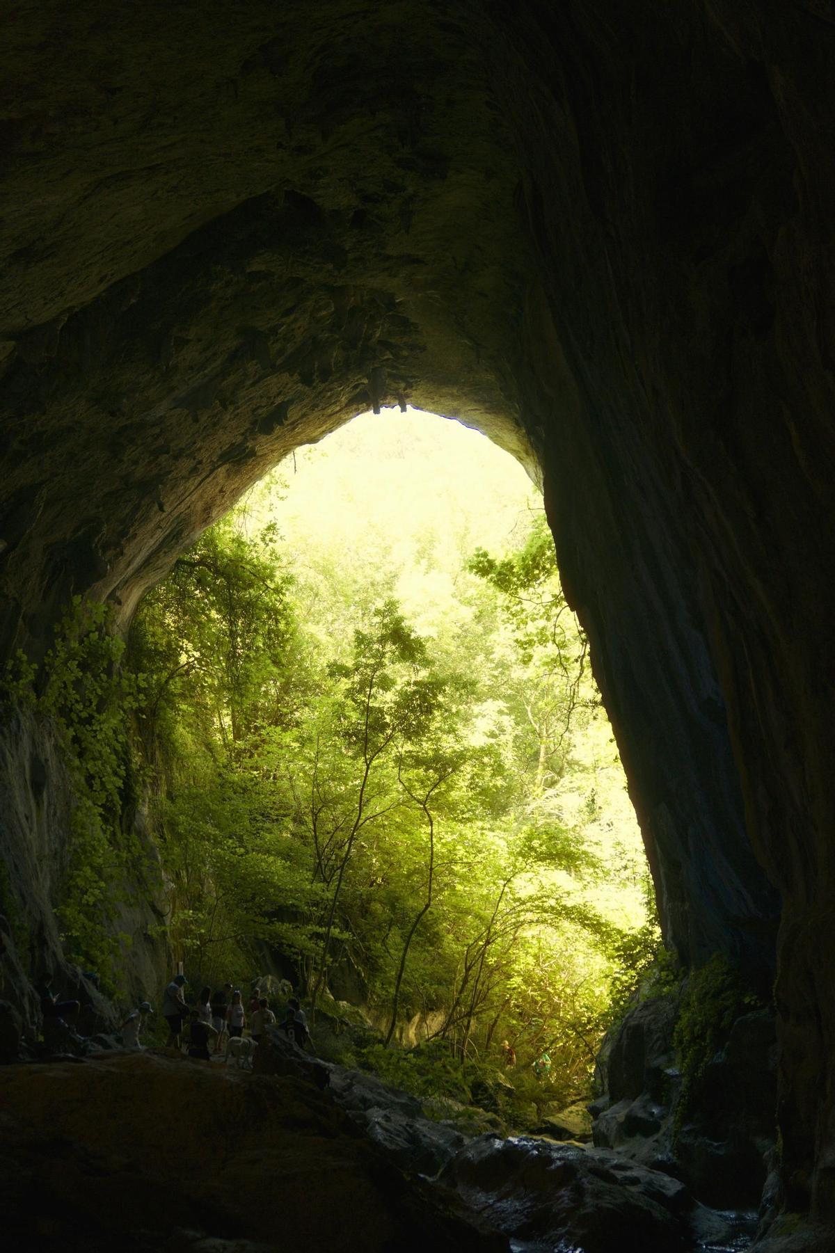 El interior de la cueva de Zugarramurdi