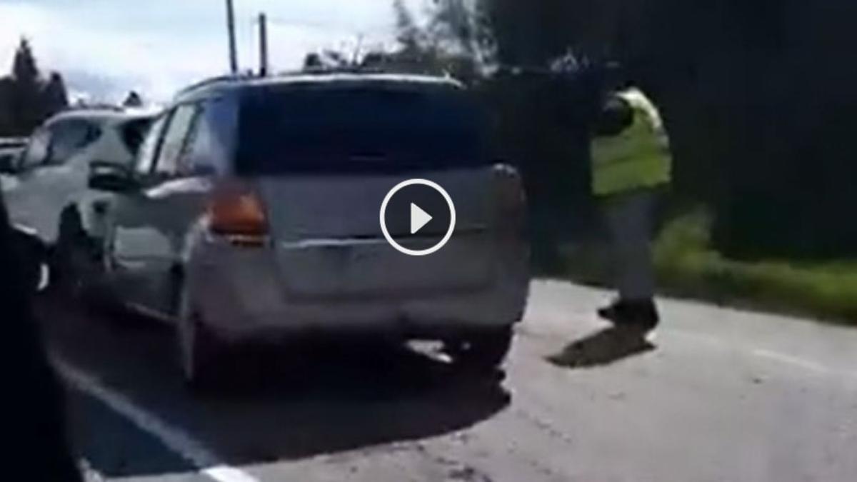 Los coches parados en la N-120 tras colisionar este mediodía