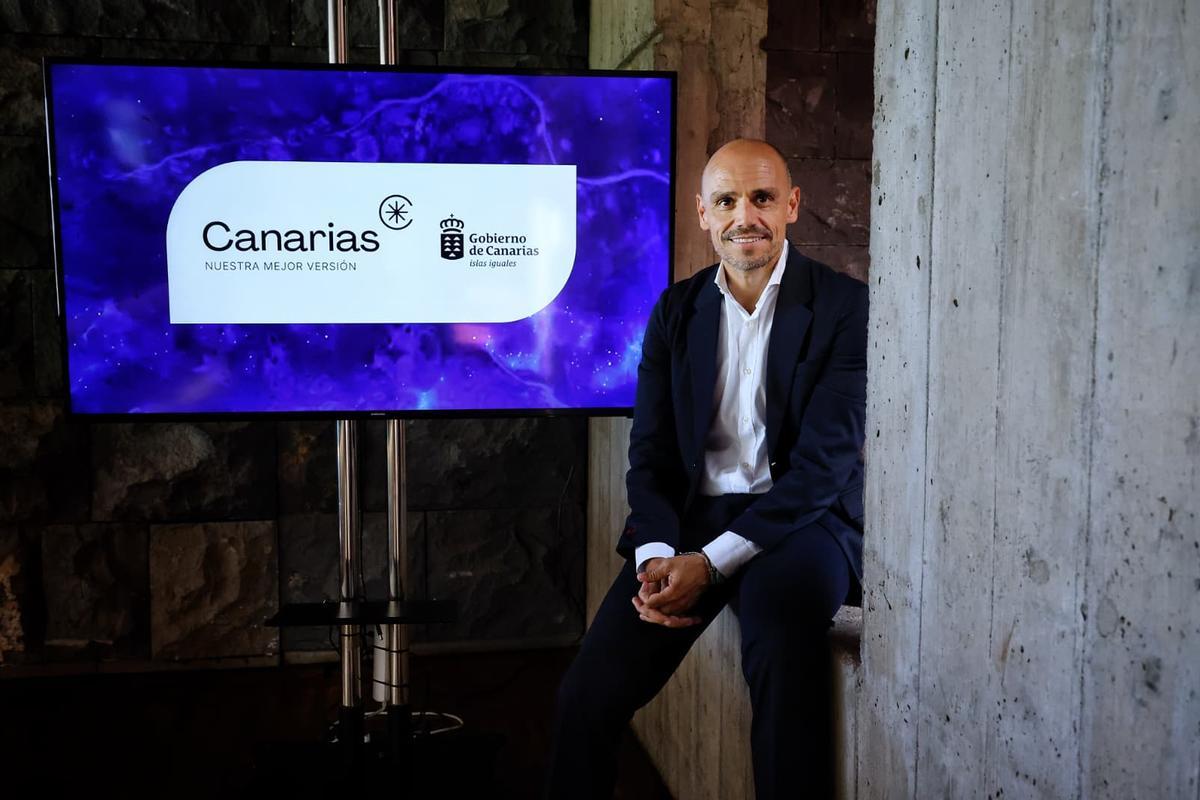 El president de Proexca, Alfonso Cabello, posa per a lentrevista a la seu de la Presidència del Govern de Canàries de Santa Cruz de Tenerife.