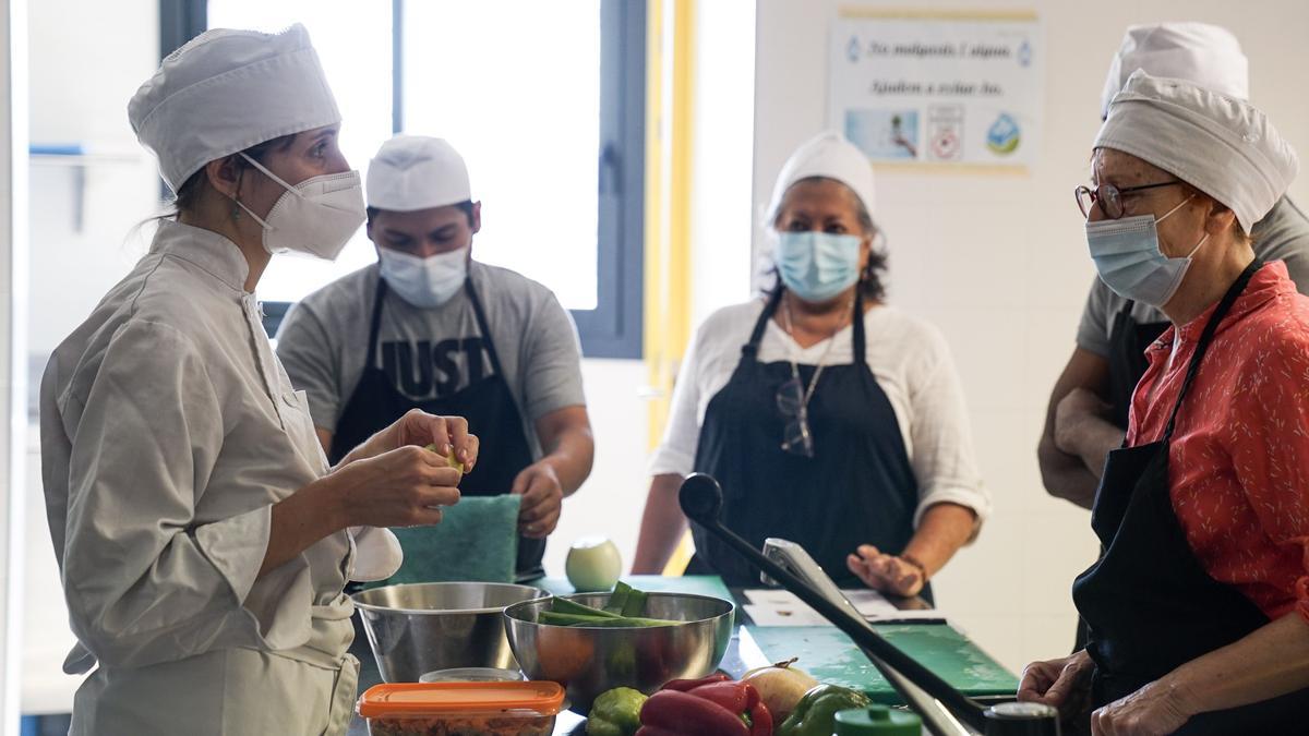 Barcelona engega el Projecte Alimenta per promoure el dret a una alimentació digna, sostenible i saludable entre persones en situació de vulnerabilitat