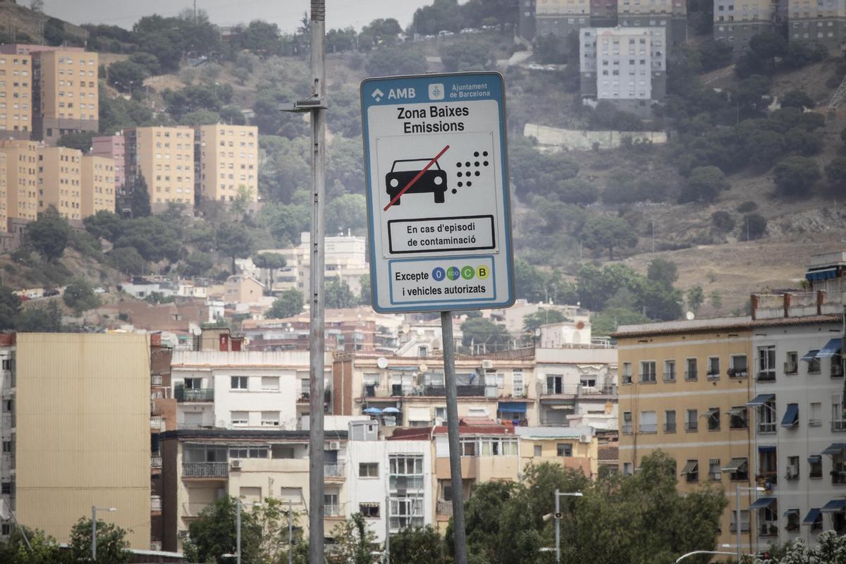 ¿Qui hi ha darrere la demanda contra la zona de baixes emissions de Barcelona?