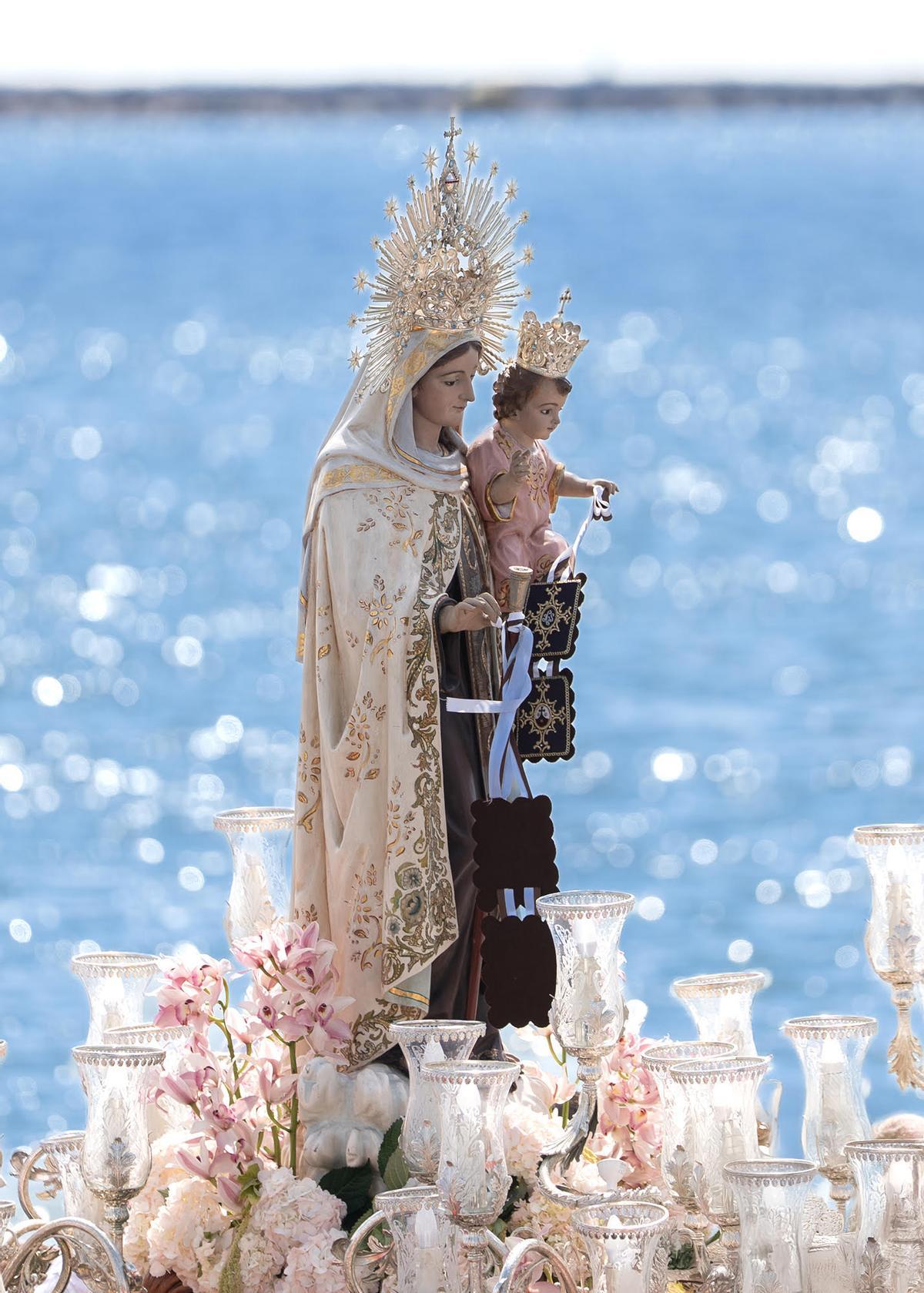 La Estrella de los Mares durante su procesión.