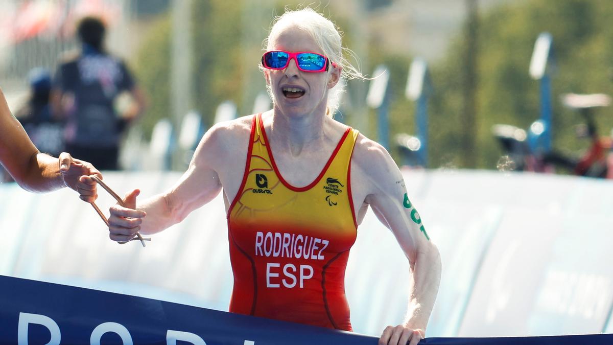 Susana Rodríguez Gacio llega a la meta de París.