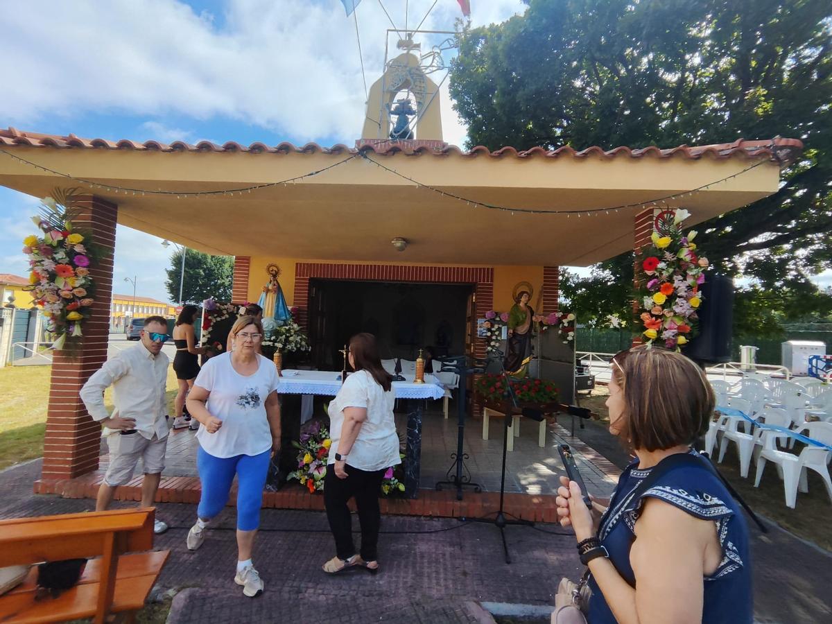 La cita religiosa en El Carbayu, en imágenes
