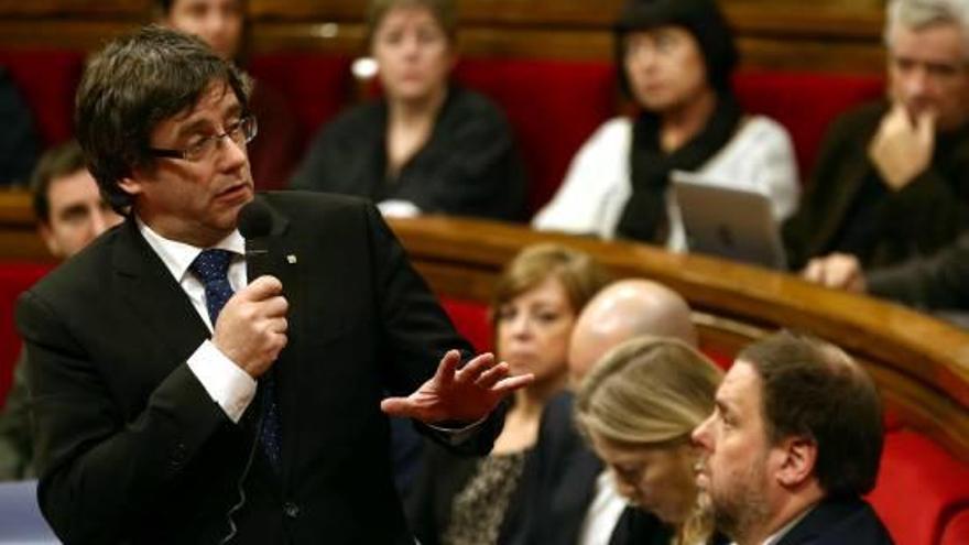 El president de la Generalitat, Carles Puigdemont, ahir en la sessió de control al ple del Parlament.