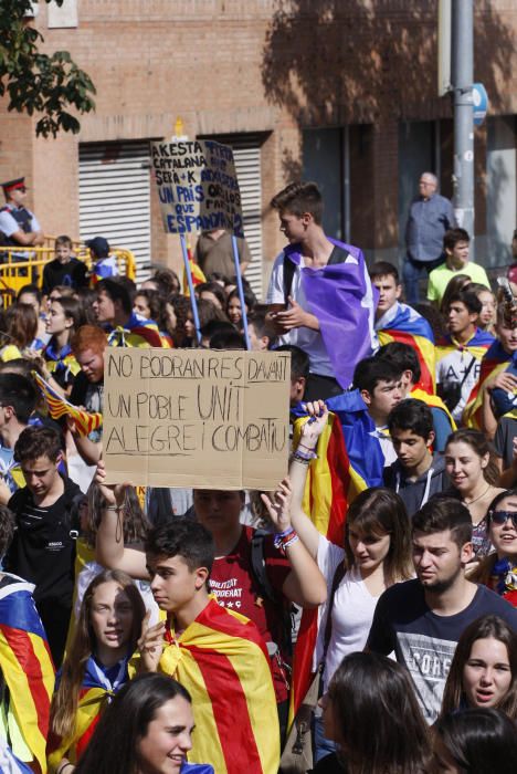 Manifestació d'estudiants universitaris i de secundària al centre de Girona