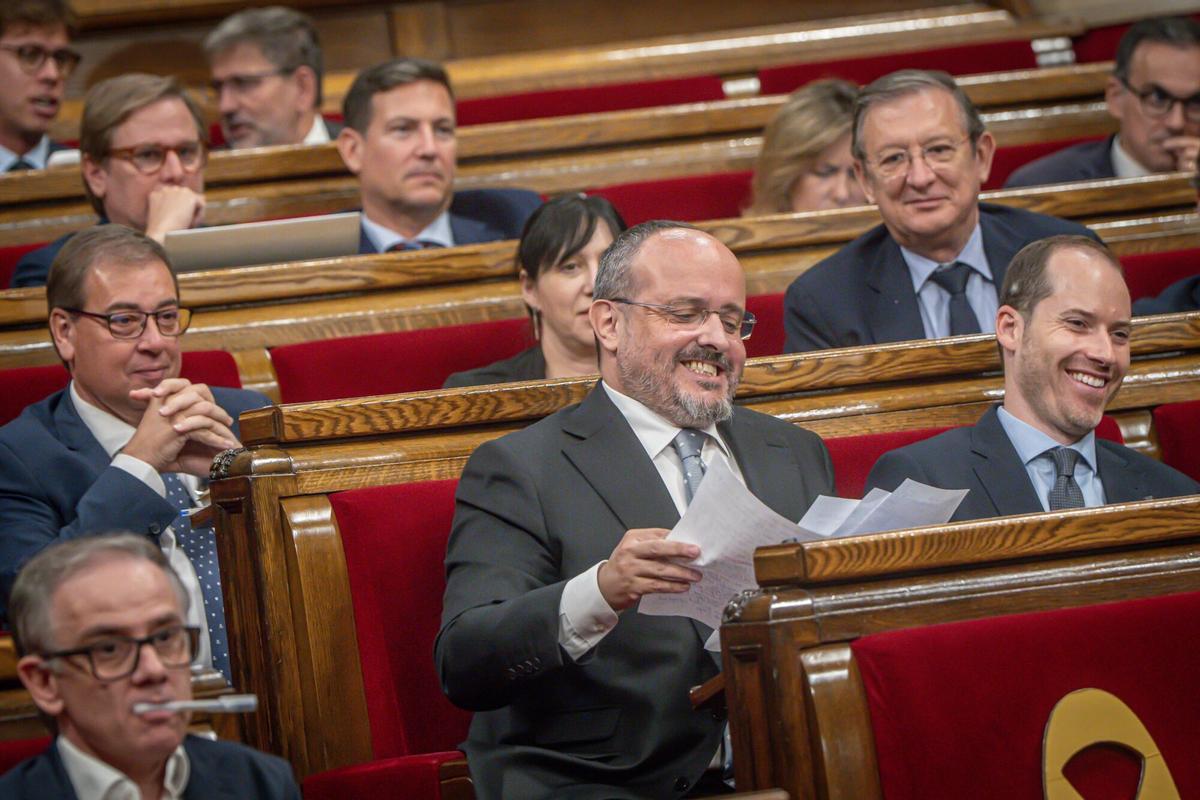 Barcelona, 01/10/2025 Política. Debate de política general en el Parlament. Intervenció dels grups parlamentaris i debat amb el presiden. FOTOS: El líder del Partido Popular catalán, Alejandro Fernández en su intervención durante el debate de política general. AUTOR: MANU MITRU