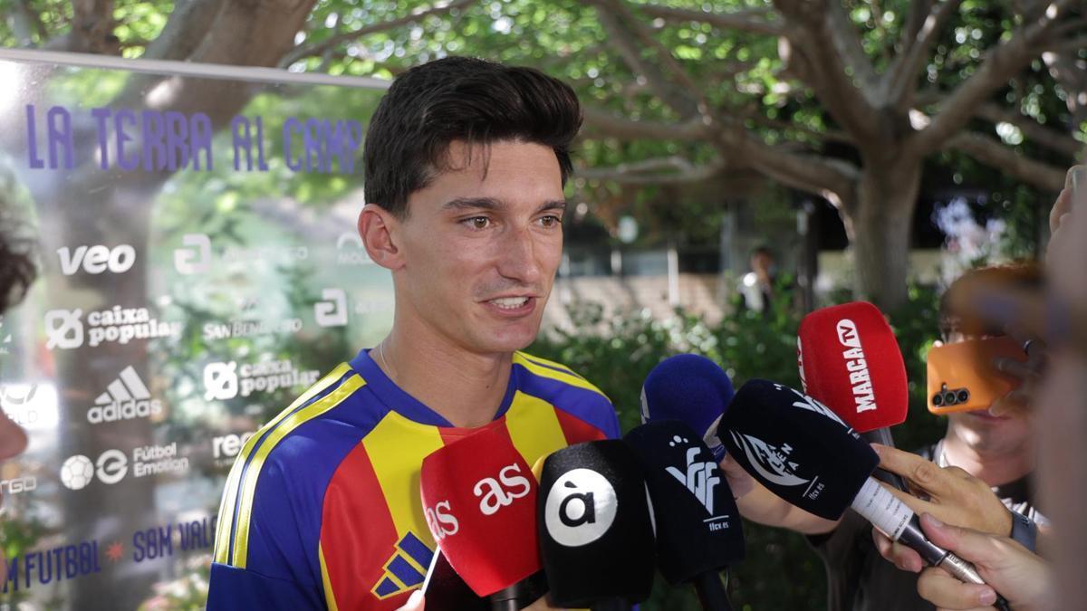 Pepelu, atendiendo a los medios