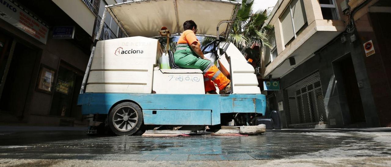 El pliego de condiciones recoge un incremento de las frecuencias de limpieza y maquinaria