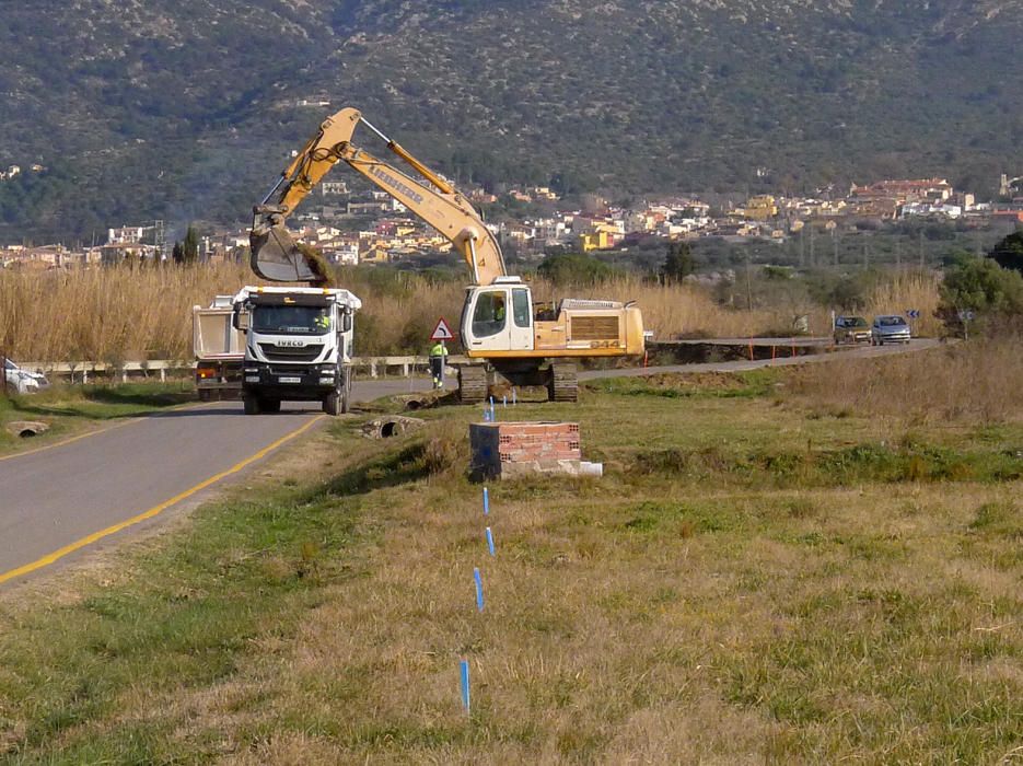 Protesta per obres a una carretera dels Aiguamolls