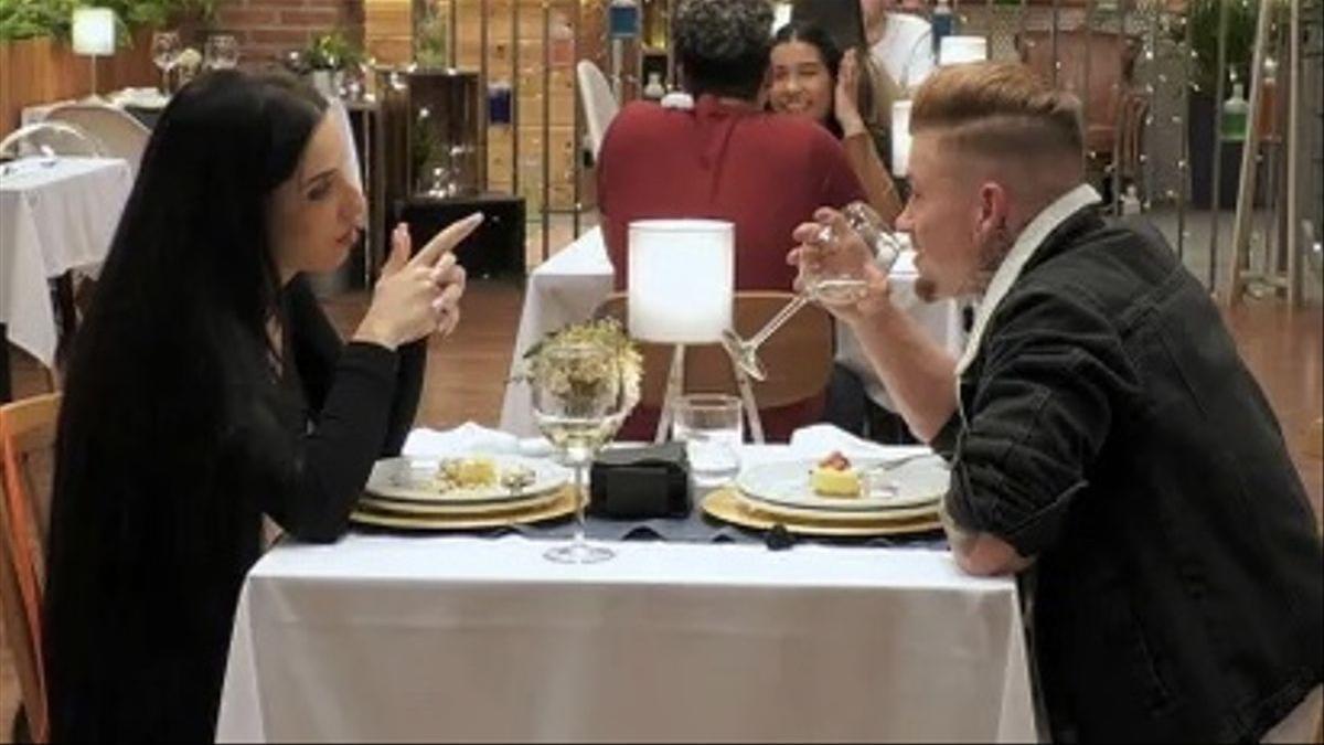 Un comensal de &#039;First Dates&#039; es rechazado por su inoportuno comentario.