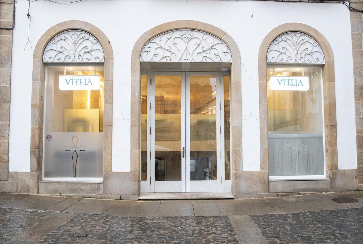 Vitela Restaurante Cachopería está situado en la rúa do Preguntoiro nº9