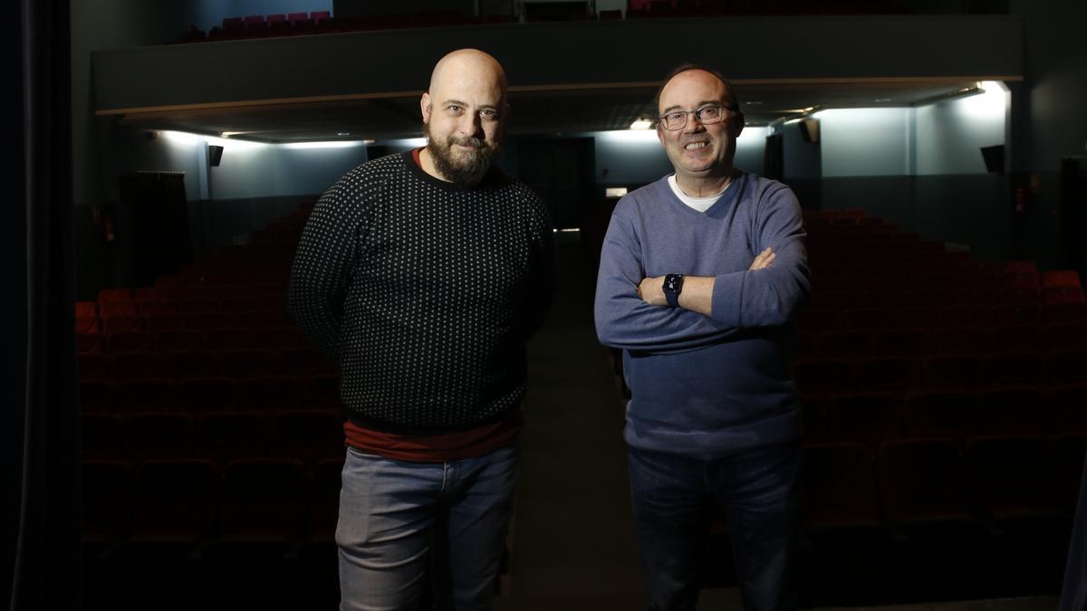 D&#039;esquerra a dreta, Jordi Pérez (director) i Ramon Verdaguer (pacient i actor) al Teatre Comtal de Ripoll