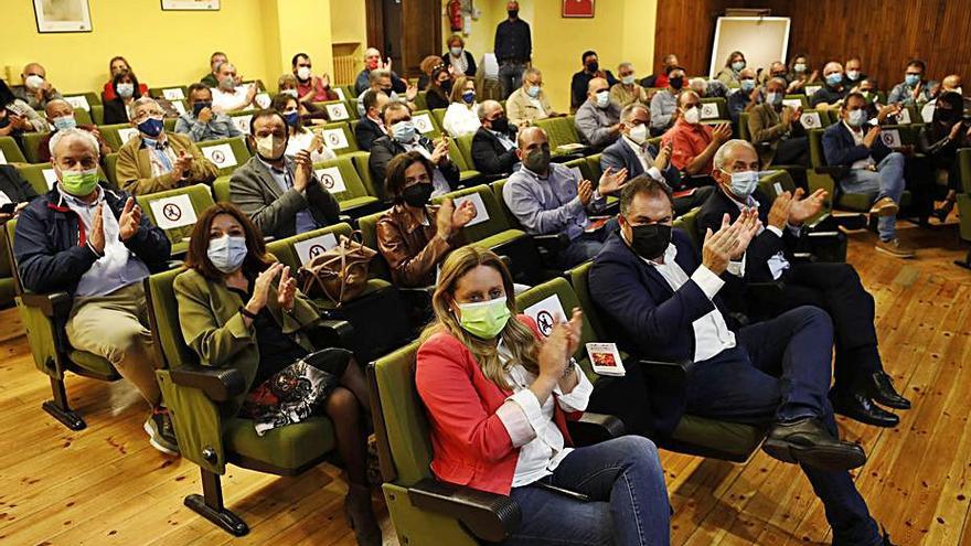 Público asistente a los premios “Primero de Mayo”, en la sede de UGT. | L. M. 