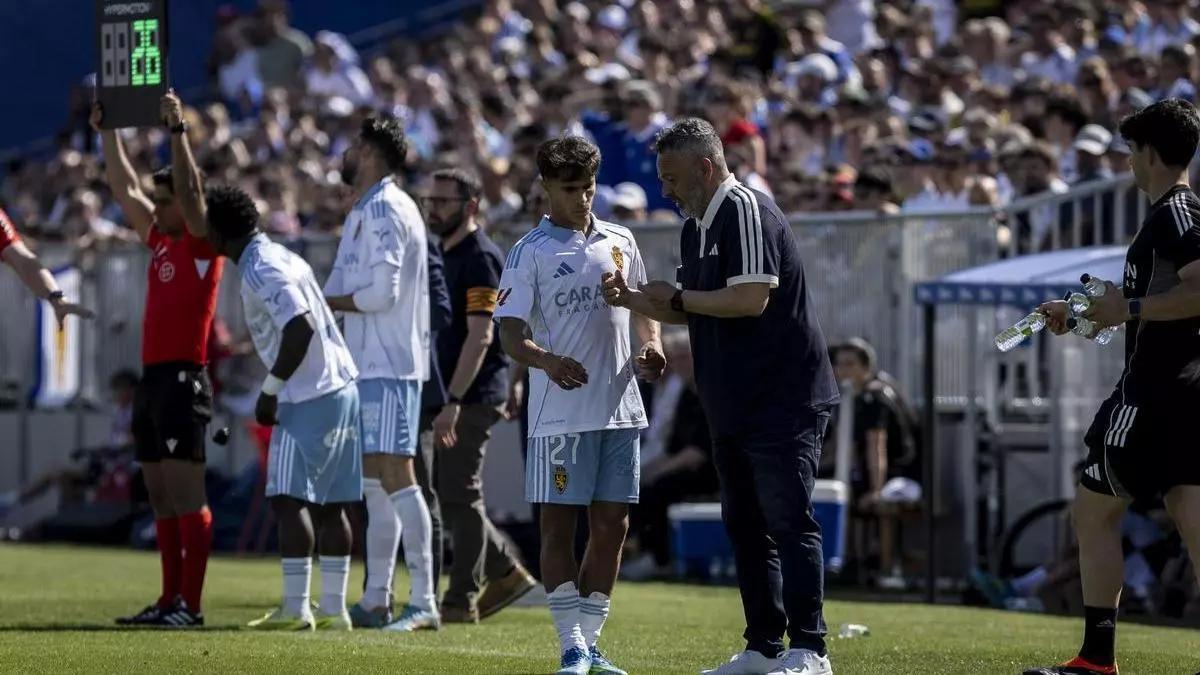 La intrahistoria del triple cambio de la discordia del Real Zaragoza ante el Ceuta
