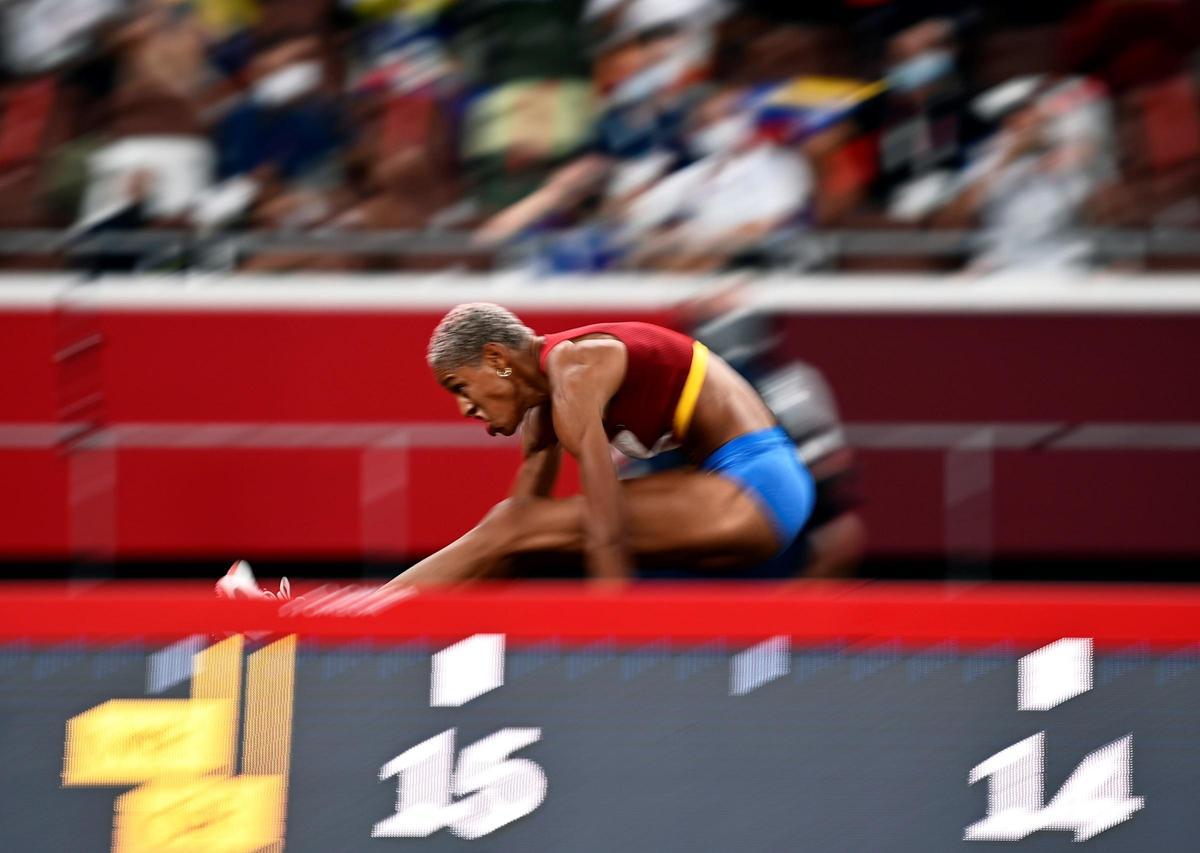 La venezolana Yulimar Rojas bate el récord mundial.