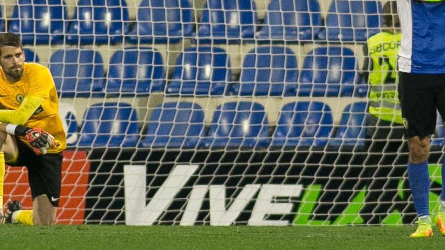 Iván Buigues, abatido tras encajar un gol
