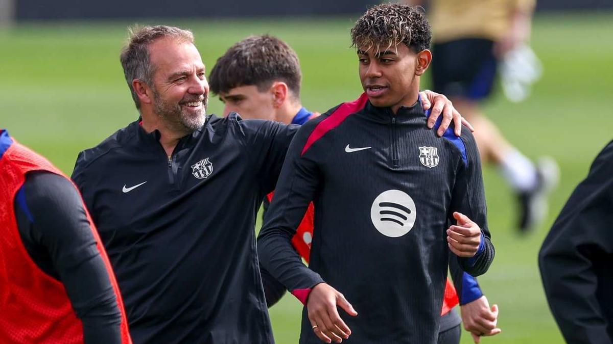 Flick y Lamine Yamal, de buen rollo en la Ciutat Esportiva