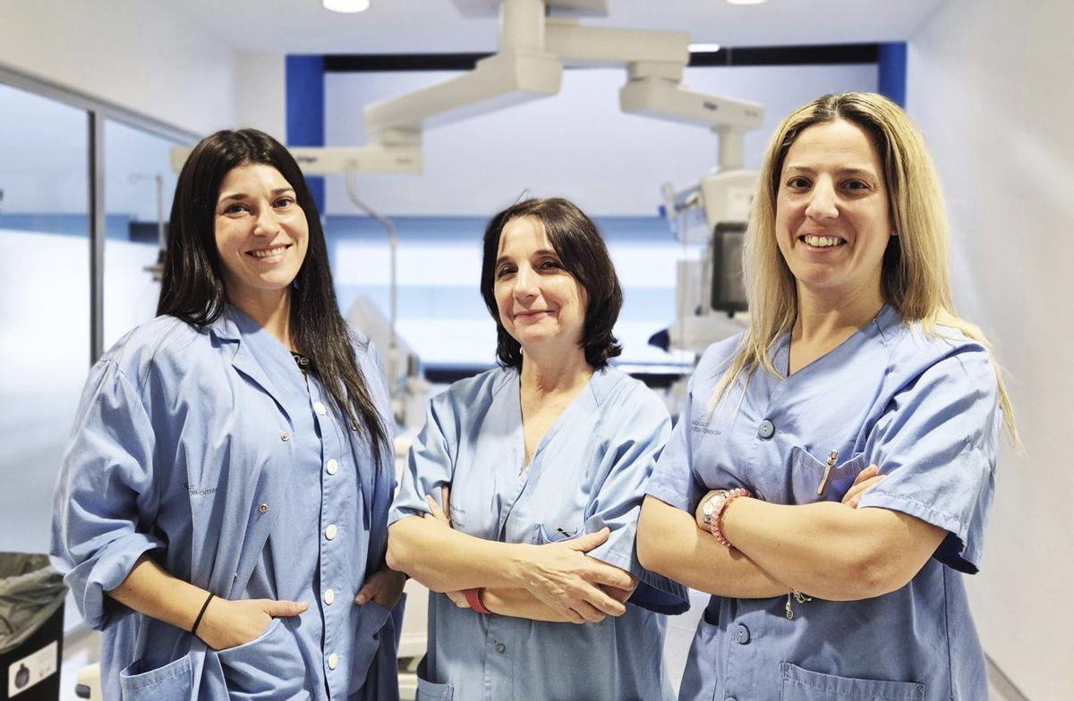 Cristina Cabrero Sánchez; Elena Bartual Lobato, jefa en funciones de la UCI; y Maite Morejón Farto. | ASEF