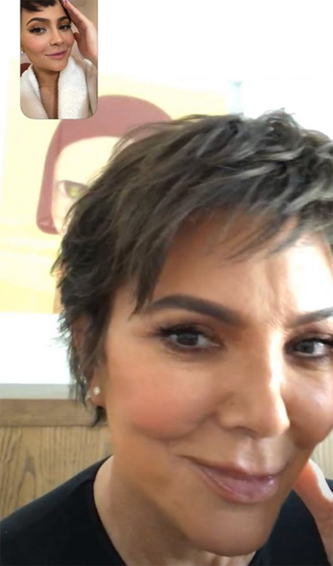 Kylie Jenner y Kris Jenner hablando vía FaceTime