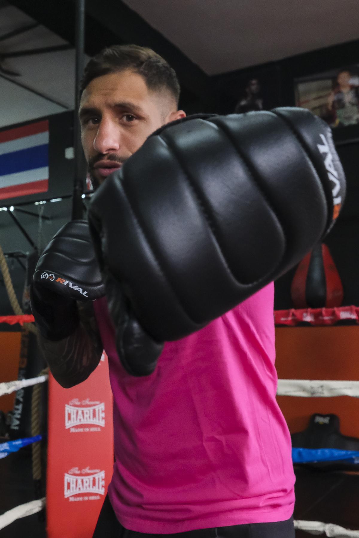 Entrenamiento de Samuel Carmona con Feluco en Gáldar, en el gimnasio de Dani Martín
