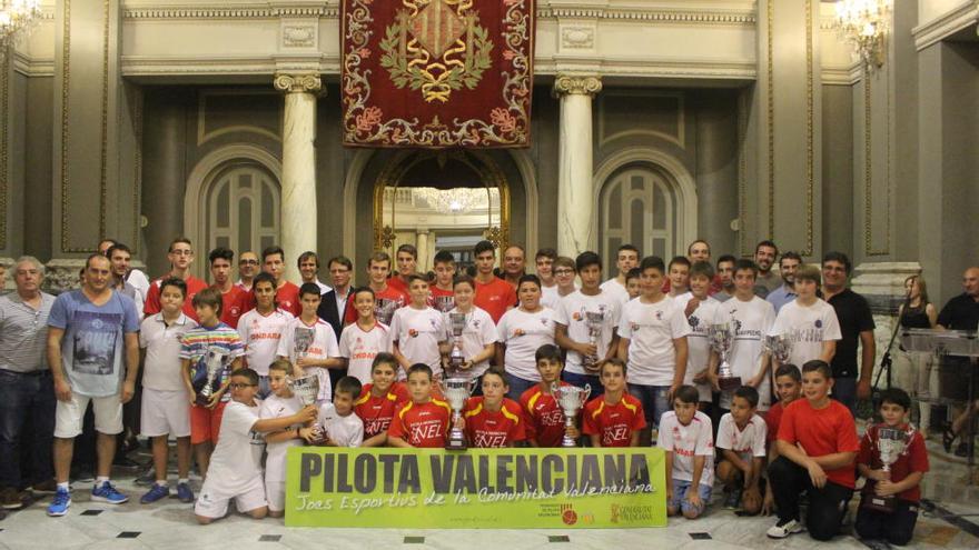 Valencia disfruta de la gran fiesta del &quot;XXIV Día de la Pilota de 2015&quot;