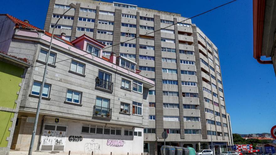 El edificio de Procoarsa es de los más altos de Vilagarcía, con doce plantas. Se ubica en la parroquia de Sobradelo.