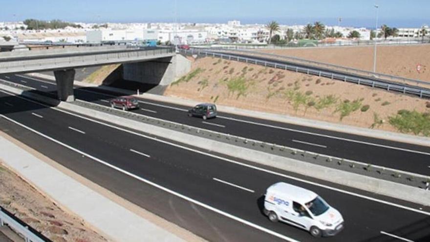 Obras Públicas da luz verde a la restauración de los márgenes de la Circunvalación de Arrecife por 1,8 millones de euros