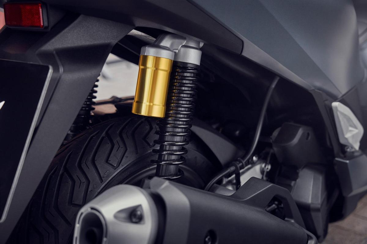 Uno de los pilares de su popularidad es su motor eSP+ de 125 cc, un propulsor que destaca por su suavidad y bajo consumo. Uno de los pilares de su popularidad es su motor eSP+ de 125 cc, un propulsor que destaca por su suavidad y bajo consumo.