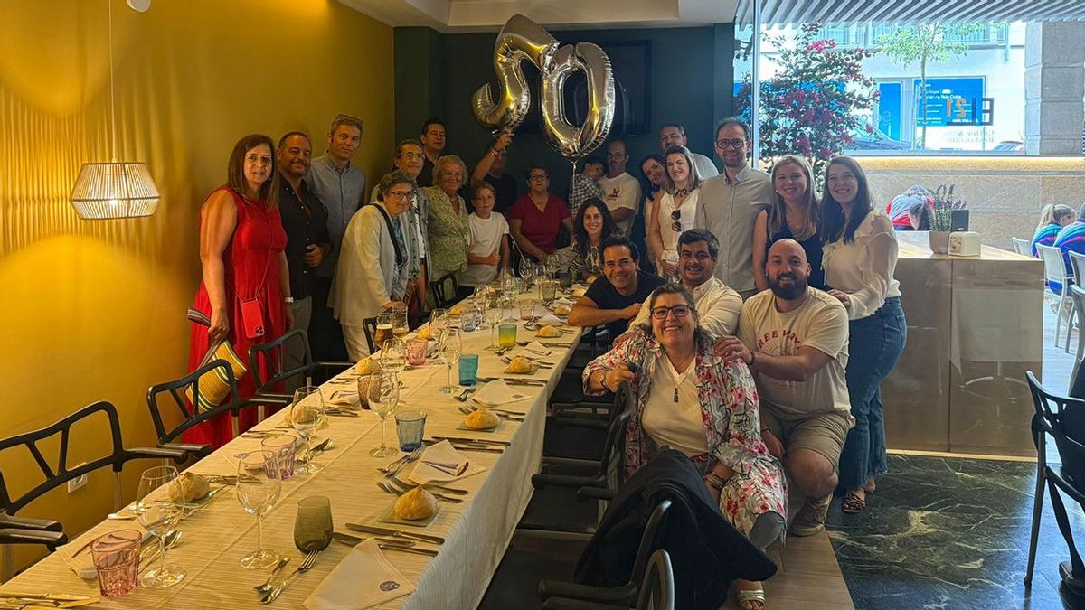 Fiesta de celebración del medio siglo de José Luis Cabaleiro justo a familiares y allegados.