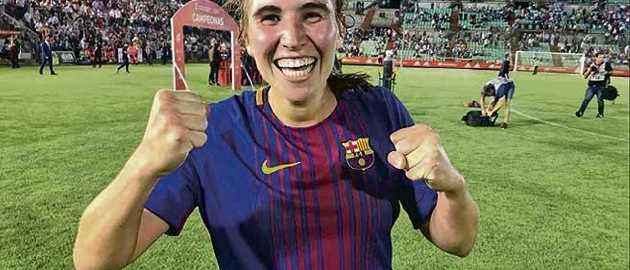 La delantera mallorquina Mariona Caldentey celebra con rabia la consecución del título de la Copa de la Reina el pasado sábado.