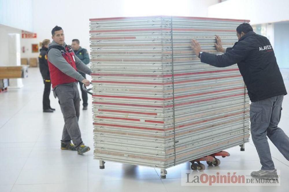 El delegado del Gobierno visita el aeropuerto de Corvera