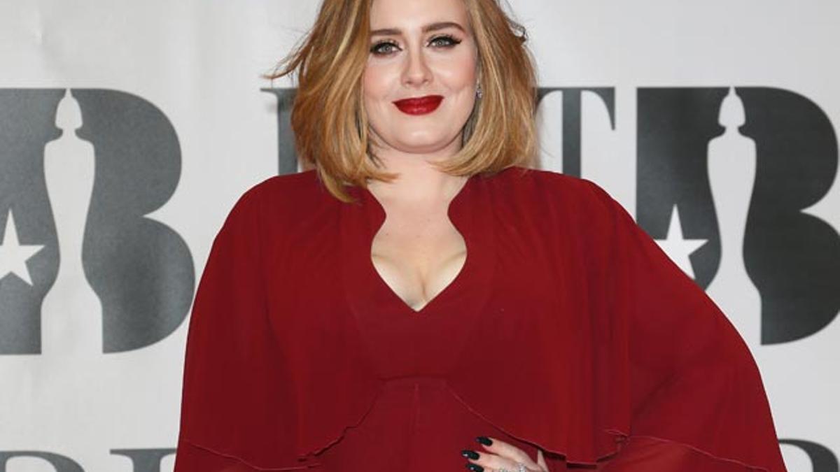 Adele desmiente que vaya a actuar en la Super Bowl 2017.