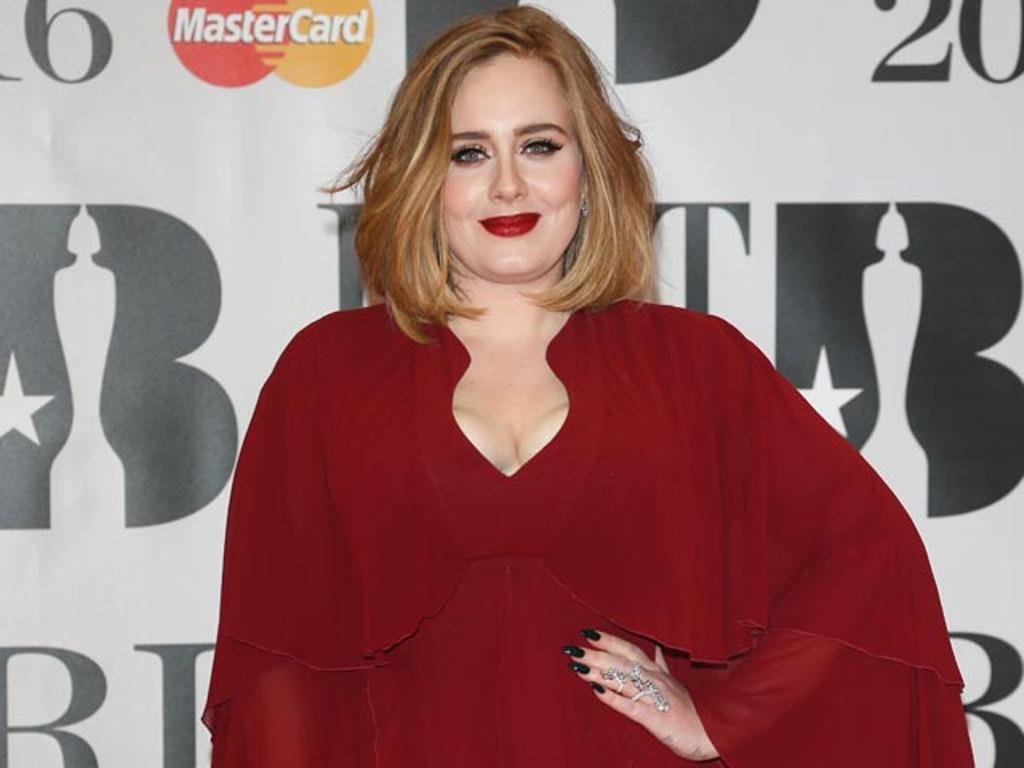 Adele desmiente que vaya a actuar en la Super Bowl 2017.