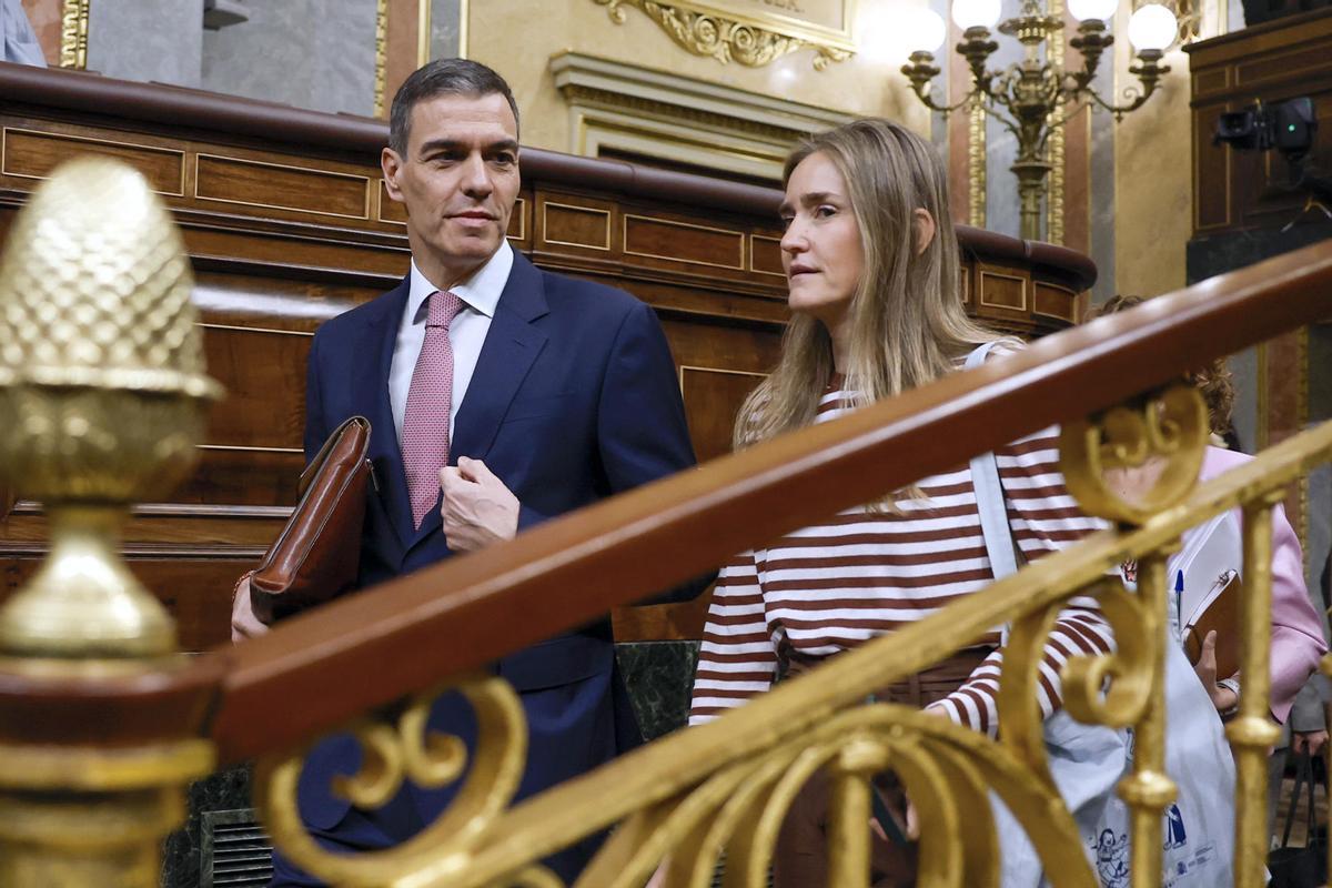 El Govern central situa a Granada, Sevilla i Badajoz les desconnexions massives de plantes abans de l'apagada El Govern central situa a Granada, Sevilla i Badajoz les desconnexions massives de plantes abans de l'apagada