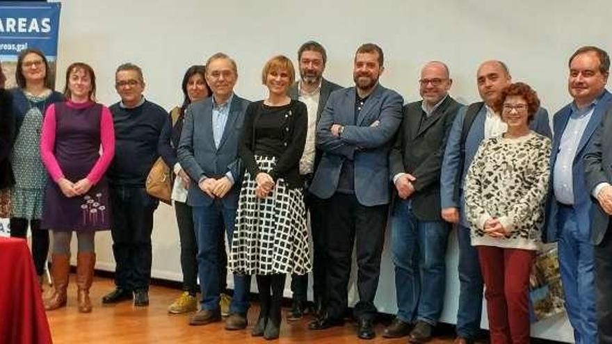 Los participantes del coloquio celebrado en Ponteareas. // A.H.