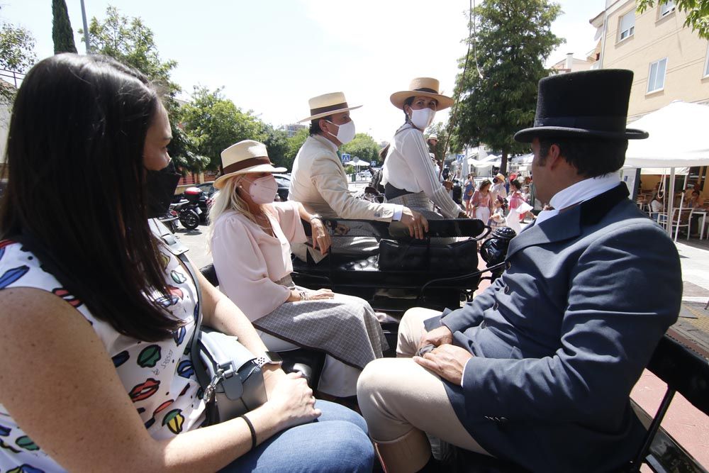 Miércoles de feria, caballistas y carruajes en María la Judía