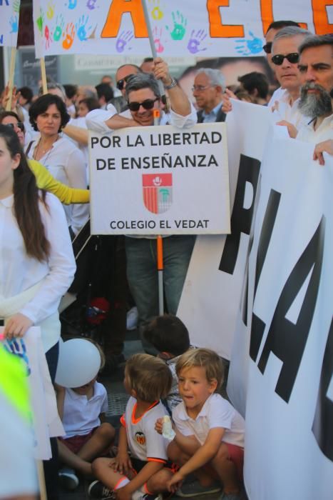 Manifestación a favor de la escuela concertada