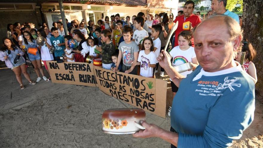 Concentración ante el centro