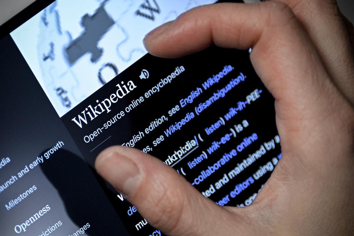 Rusia exige a Wikipedia que deje publicar "información falsa" sobre ofensiva