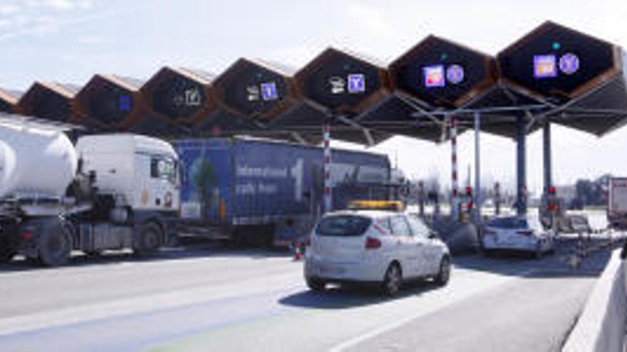 El peatge de l&#039;autopista a la sortida de Girona oest, en una imatge d&#039;arxiu