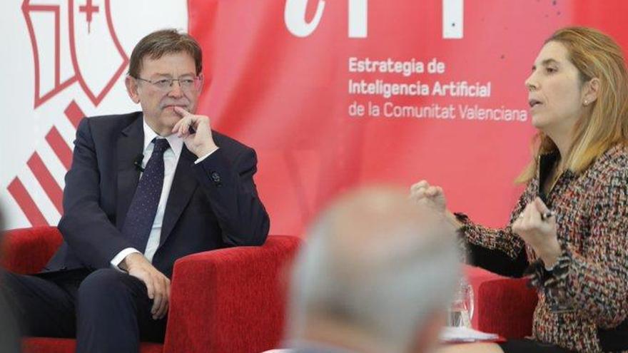 Nuria Oliver y Ximo Puig, en presentación.