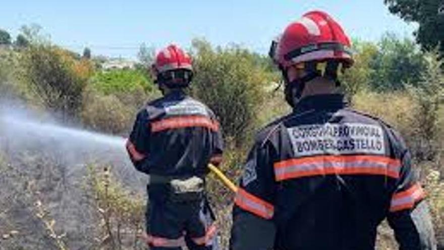 Alerta en Castellón: Declarado un incendio de vegetación que se complica por el viento