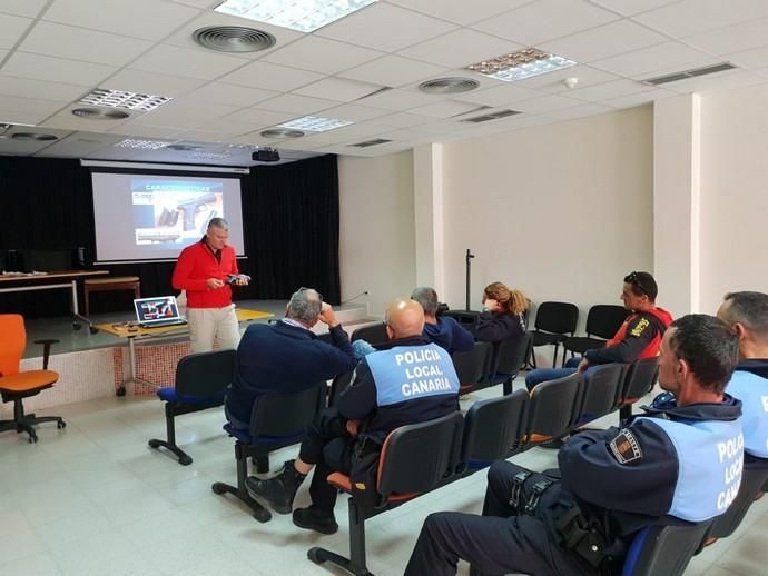 La Policía Local de Agaete realiza un curso teórico y práctico de tiro