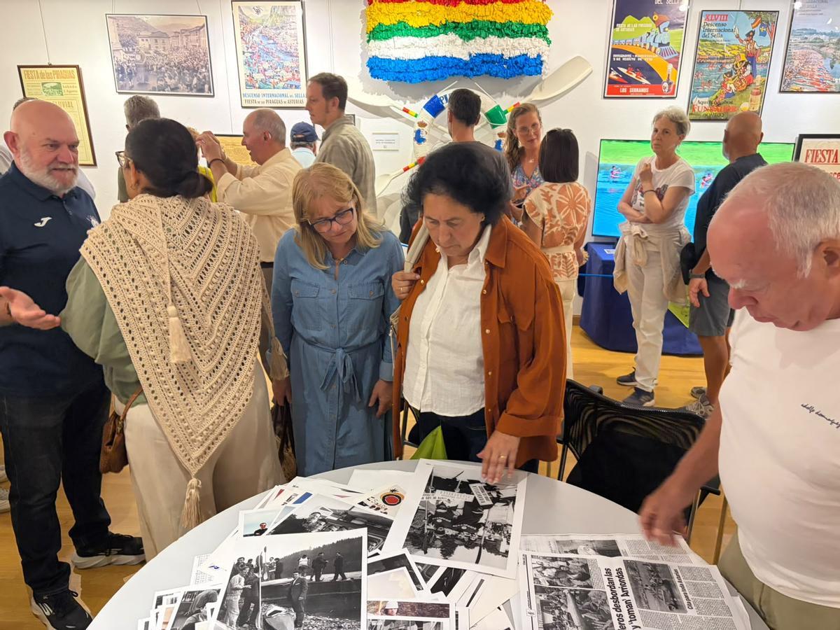 Exposición "Recuerdos" de la Sociedad Etnográfica de Ribadesella