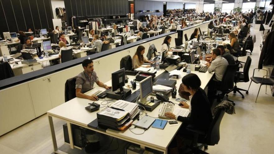 Las españolas con trabajo cobran casi el 15% menos que sus compañeros